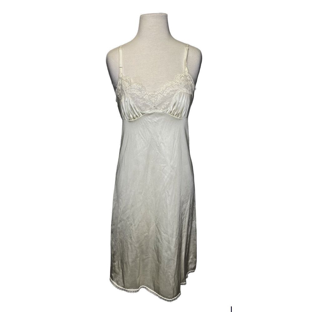 Vintage Vassarette Sissy 32 Nylon‎ Full Slip Nightgown Lace Bodice Cream Ivory